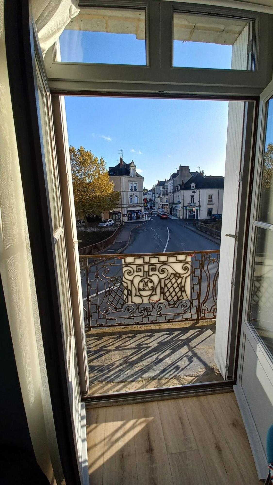 Segre Centre ✰ Studio ✰ 24M² ✰ Cuisne ✰ Wifi ✰ Tout Neuf! Exterior foto